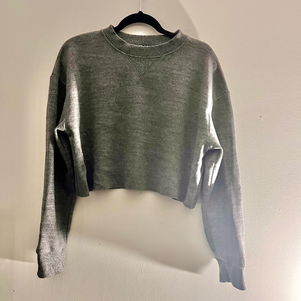 Zara CROPPED sweater